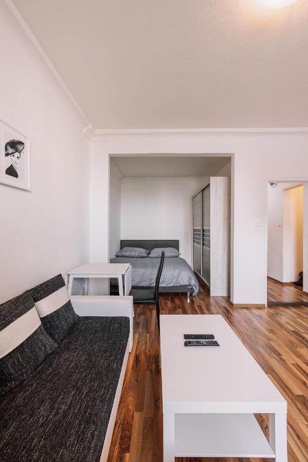 Cozy Apartment In Ruzinov Bratislava Exterior foto