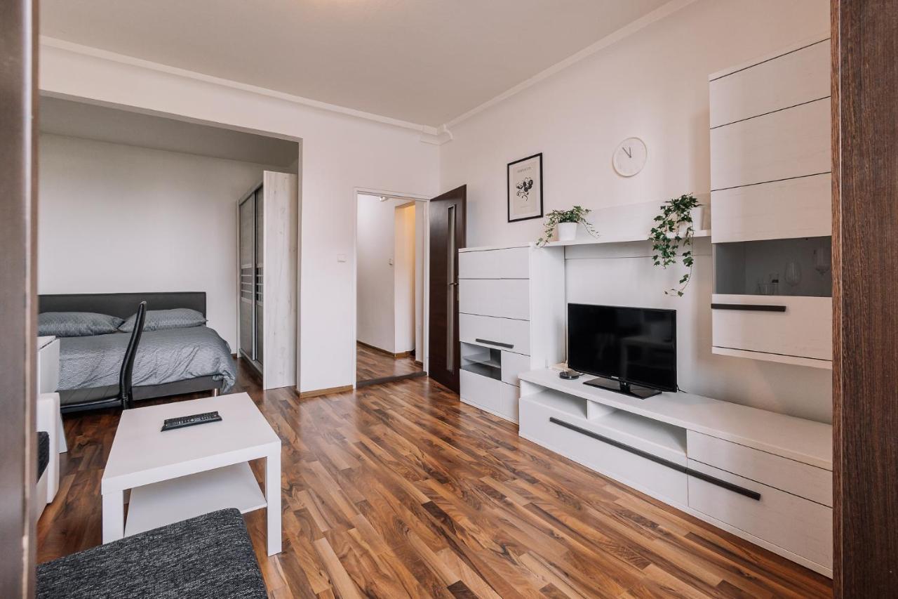 Cozy Apartment In Ruzinov Bratislava Exterior foto