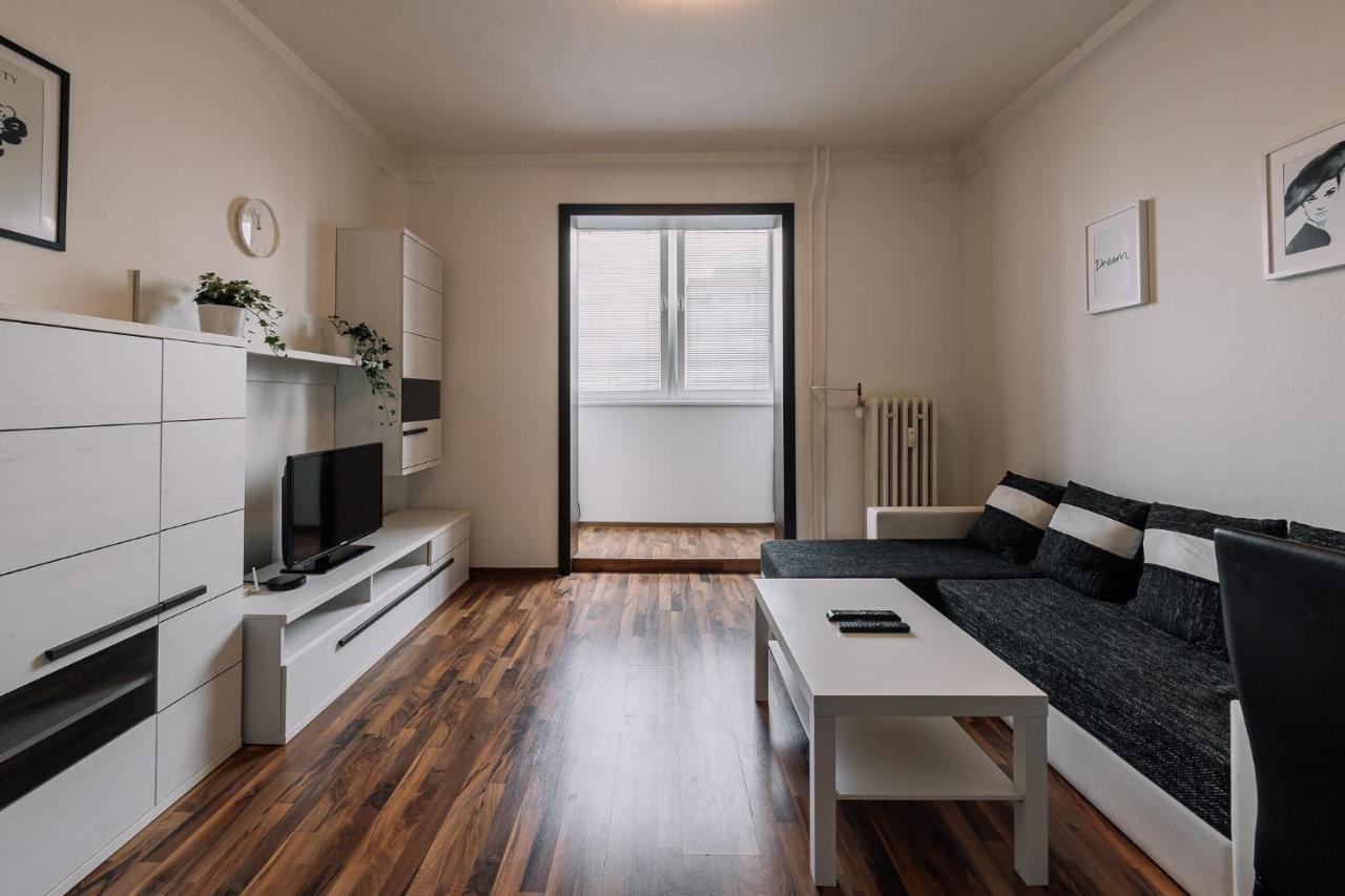 Cozy Apartment In Ruzinov Bratislava Exterior foto